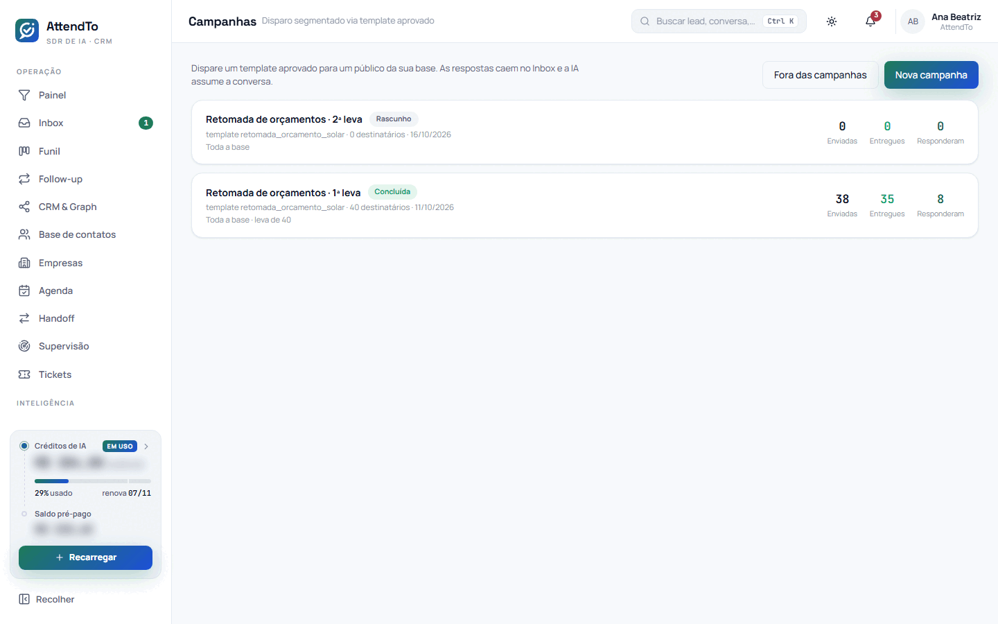 Captura da tela Campanhas. A tela Campanhas serve para criar uma campanha de WhatsApp em três passos (público, modelo e revisão), ver a lista das campanhas com os números de cada uma e abrir o relatório para acompanhar, cancelar ou retomar o envio.