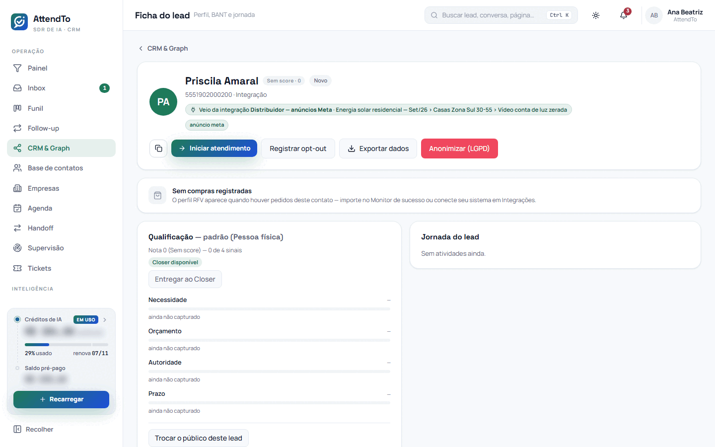 Captura da tela Ficha do lead. A tela Ficha do lead serve para ver tudo o que existe sobre uma pessoa — qualificação, contato, perfil de compra, engajamento e jornada — e agir sobre ela: abrir a conversa, registrar opt-out, exportar ou anonimizar os dados.