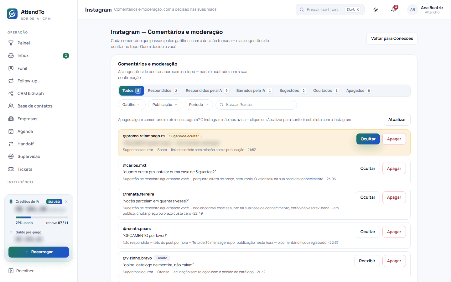 Captura da tela Instagram — Comentários e moderação. A tela Comentários e moderação serve para ver cada comentário que passou pelos gatilhos com a decisão tomada, filtrar por situação, gatilho, publicação, período e autor, e ocultar, reexibir ou apagar comentários com confirmação.