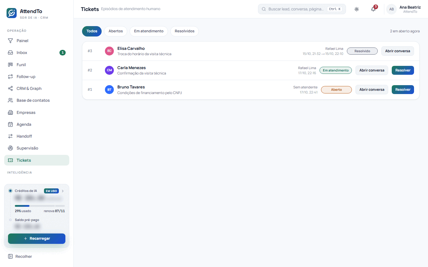 Captura da tela Tickets. A tela Tickets serve para conferir, uma vez por dia, se algum pedido de atendimento humano ficou sem ninguém, e para consultar quem atendeu cada episódio e quando ele terminou.